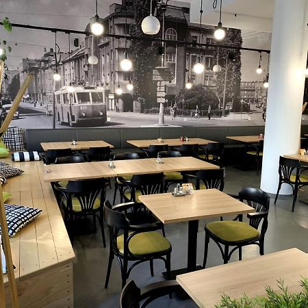 Ap 1 - Apartments 4U Brezinova "Overnight Simply" Hradec Králové المظهر الخارجي الصورة
