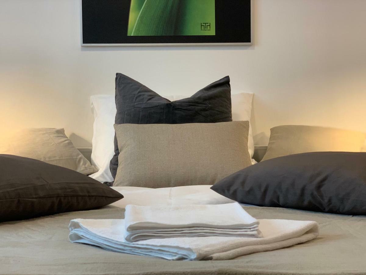 Ap 1 - Apartments 4U Brezinova "Overnight Simply" Hradec Králové المظهر الخارجي الصورة