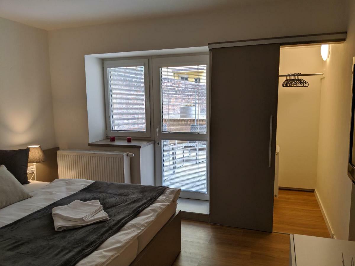 Ap 1 - Apartments 4U Brezinova "Overnight Simply" Hradec Králové المظهر الخارجي الصورة