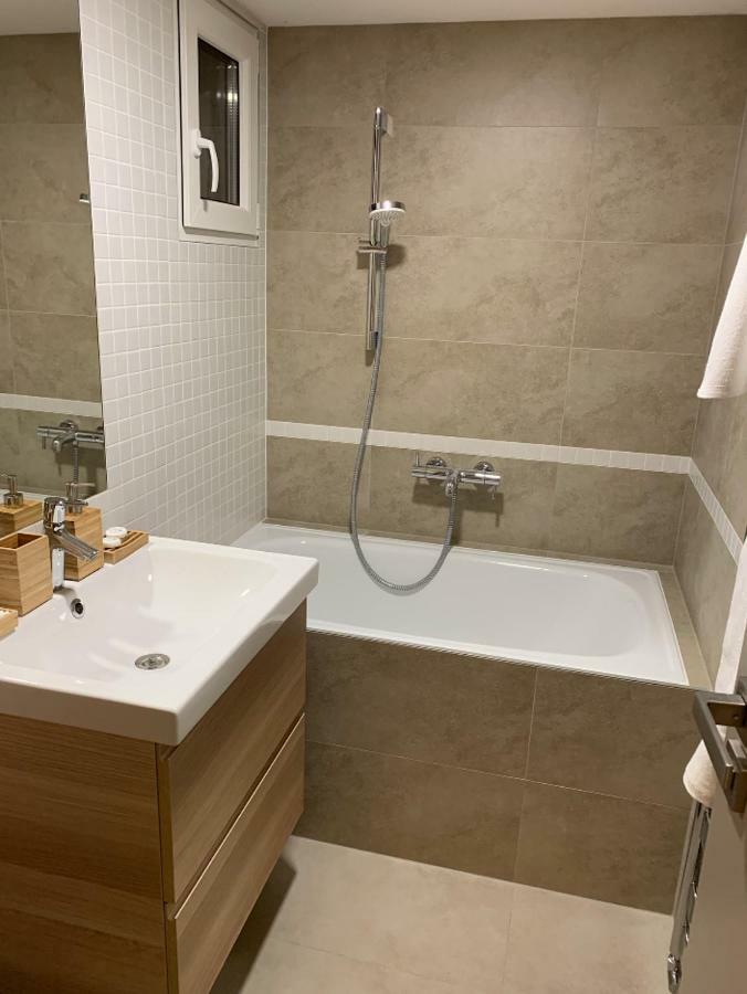 Ap 1 - Apartments 4U Brezinova "Overnight Simply" Hradec Králové المظهر الخارجي الصورة