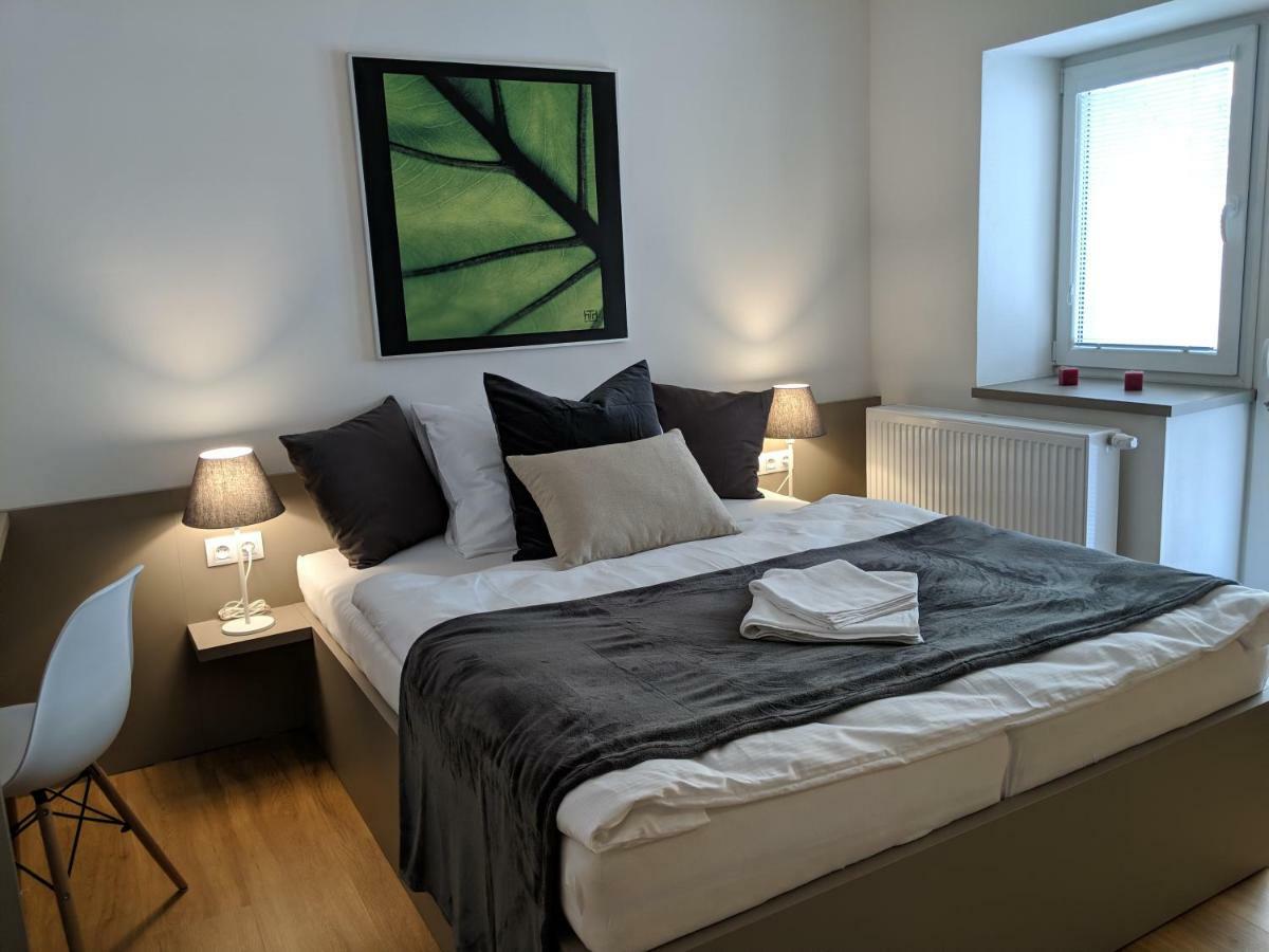 Ap 1 - Apartments 4U Brezinova "Overnight Simply" Hradec Králové المظهر الخارجي الصورة