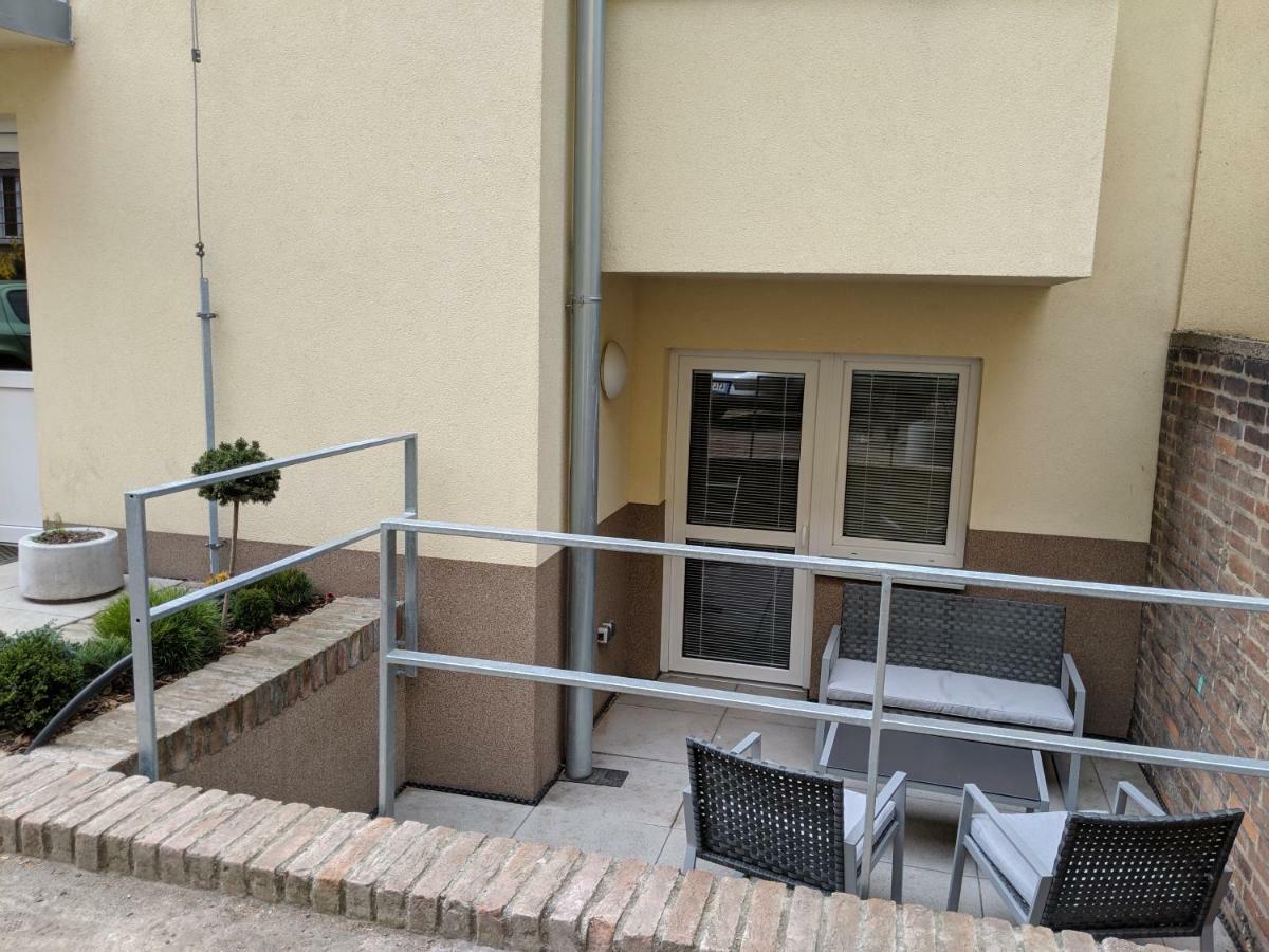 Ap 1 - Apartments 4U Brezinova "Overnight Simply" Hradec Králové المظهر الخارجي الصورة