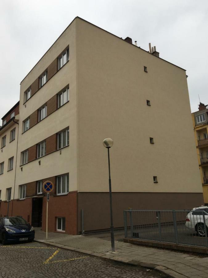 Ap 1 - Apartments 4U Brezinova "Overnight Simply" Hradec Králové المظهر الخارجي الصورة