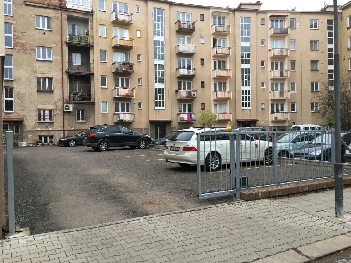 Ap 1 - Apartments 4U Brezinova "Overnight Simply" Hradec Králové المظهر الخارجي الصورة